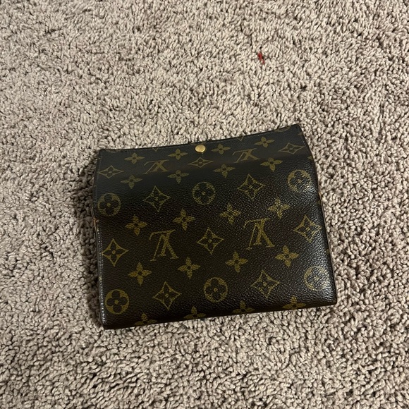 Authentic louis vuittion Sarah Wallet - Picture 7 of 8